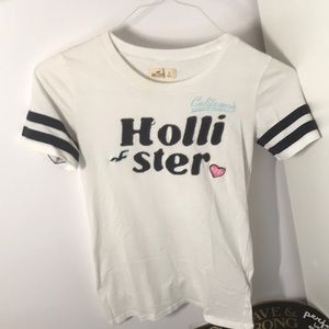 Hollister pathed tee